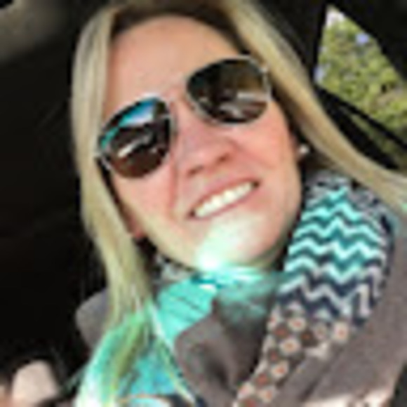 Meet your Posher, Gina - Picture 1 of 1